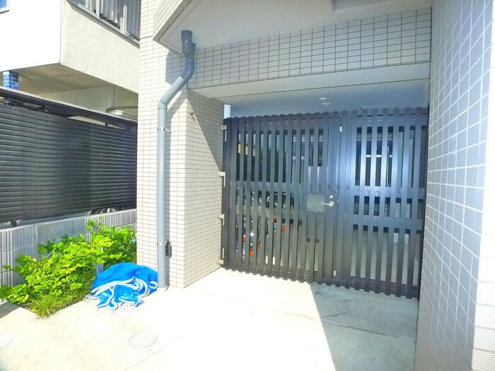 物件外観写真5　(駐輪場)