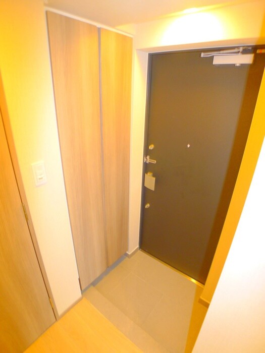 物件内観写真16　(玄関)