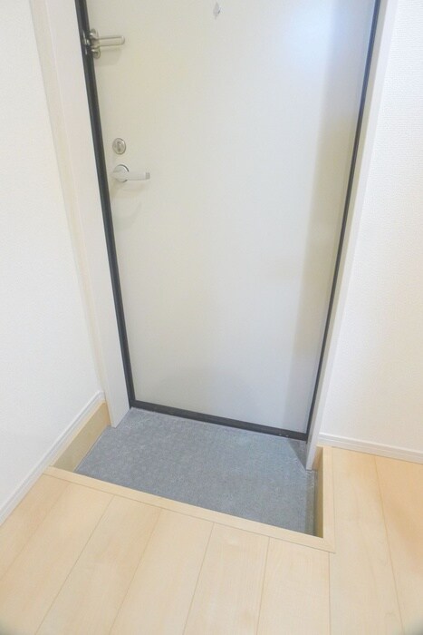 物件内観写真16　(玄関)