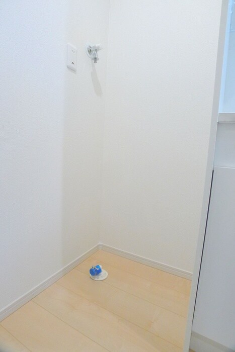 物件内観写真17　(洗濯機置場)