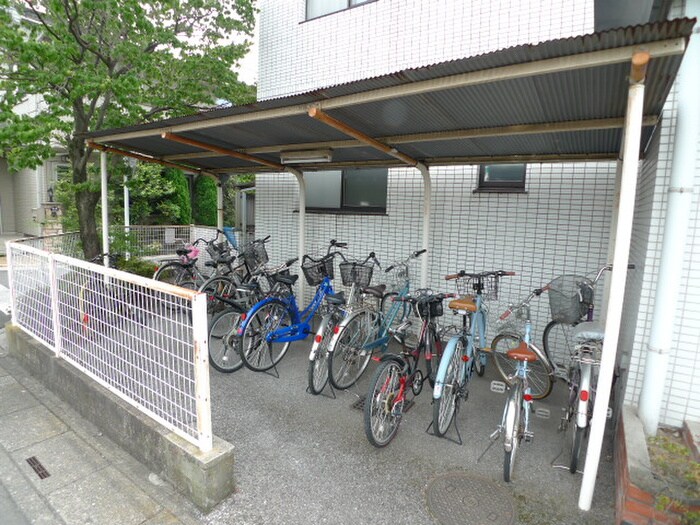 物件外観写真5　(駐輪場)