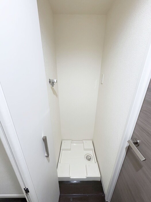 物件内観写真12　(洗濯機置場)