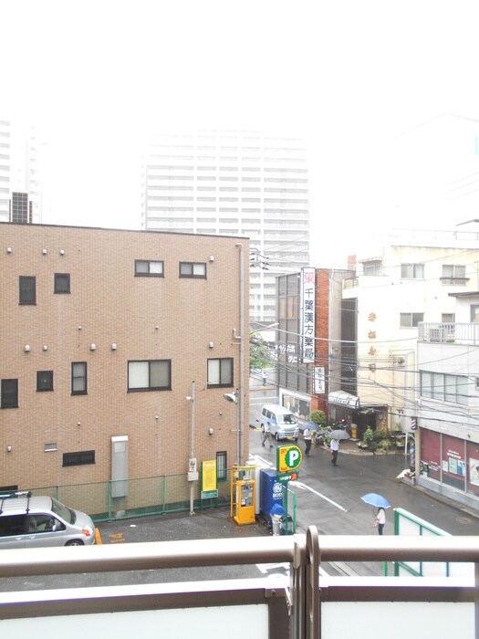 物件内観写真16　(室内からの展望)