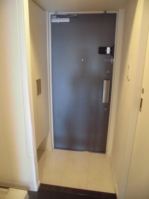 物件内観写真17　(玄関)