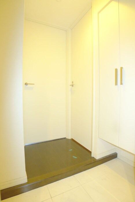 物件内観写真18　(玄関)