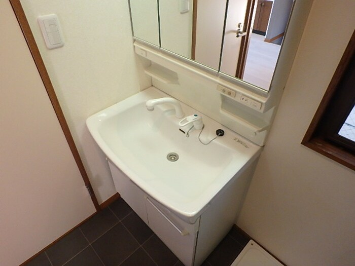 物件内観写真9　(洗面)