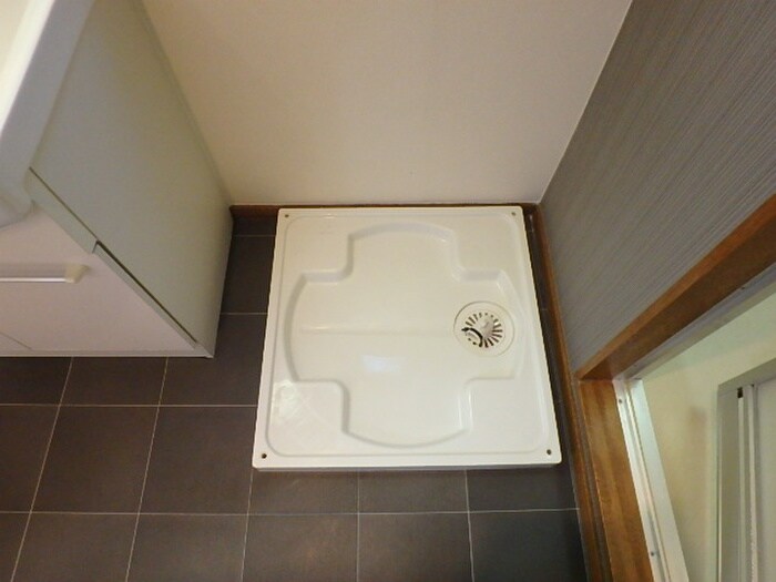 物件内観写真10　(洗濯機置場)