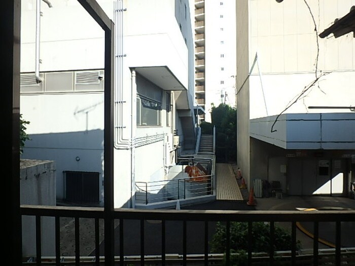 物件内観写真20　(室内からの展望)