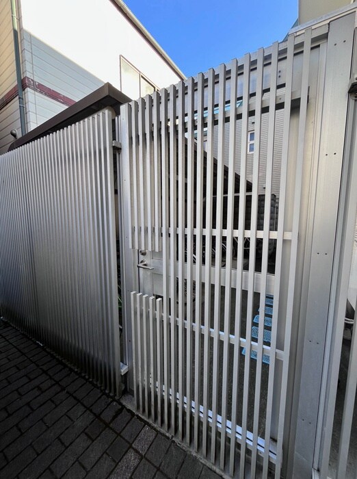 物件外観写真5　(駐輪場)