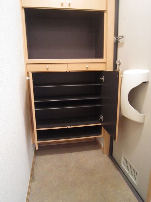 物件内観写真16　(靴箱)