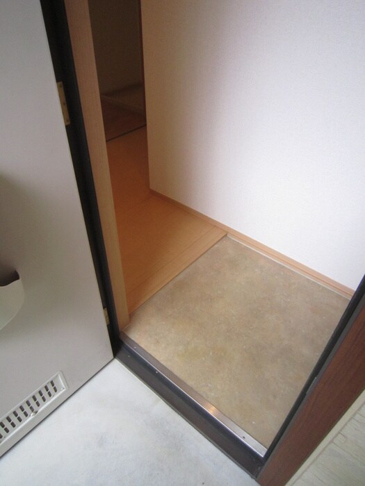 物件内観写真17　(玄関)