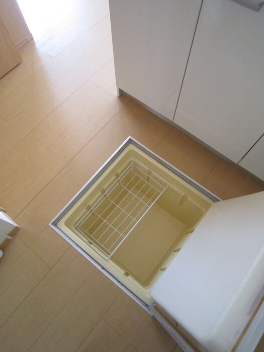 物件内観写真18　(収納)