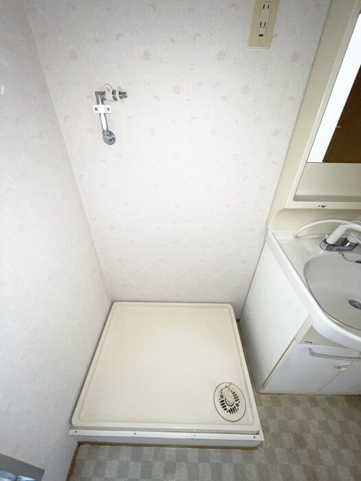 物件内観写真12　(洗濯機置場)