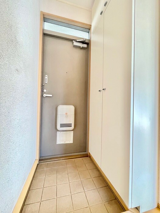 物件内観写真14　(玄関)