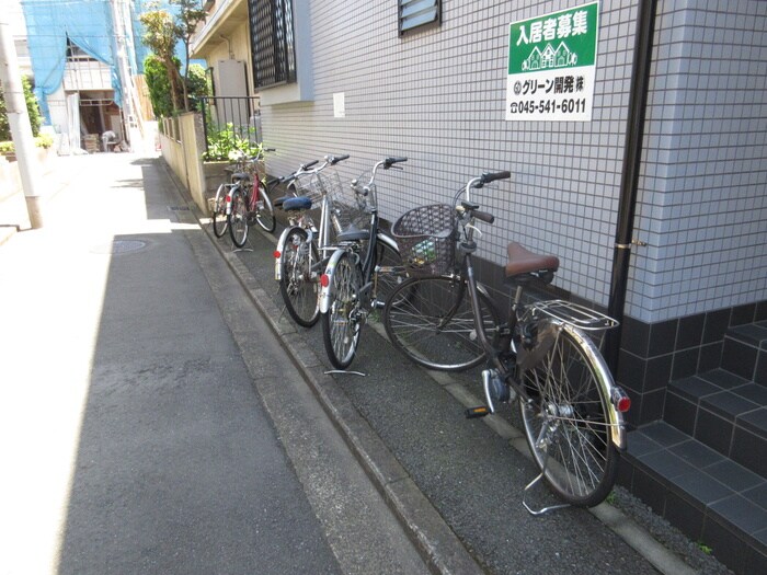 物件外観写真6　(駐輪場)