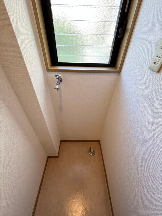 物件内観写真14　(洗濯機置場)