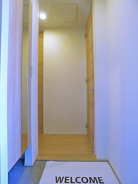 物件内観写真3　(玄関)