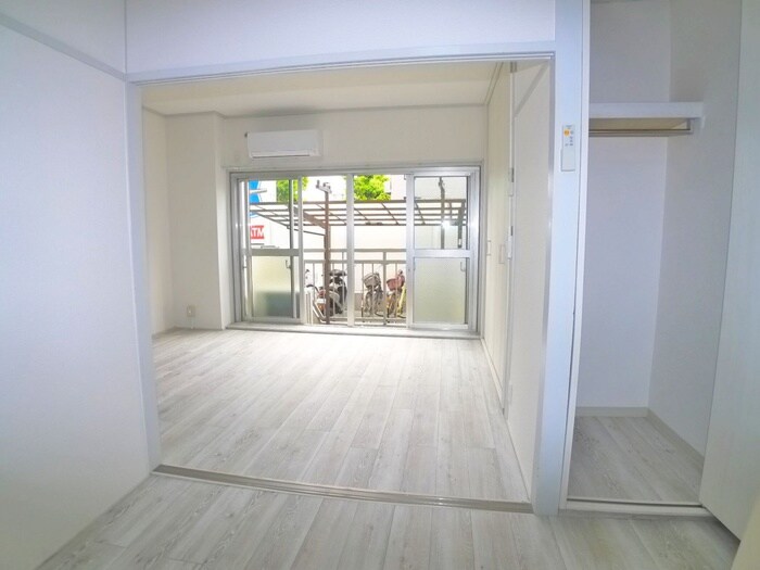 物件内観写真9　(居室)