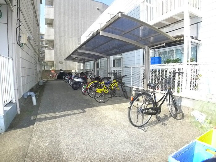 物件外観写真2　(駐輪場)