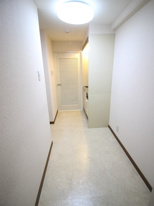 物件内観写真16　(廊下)