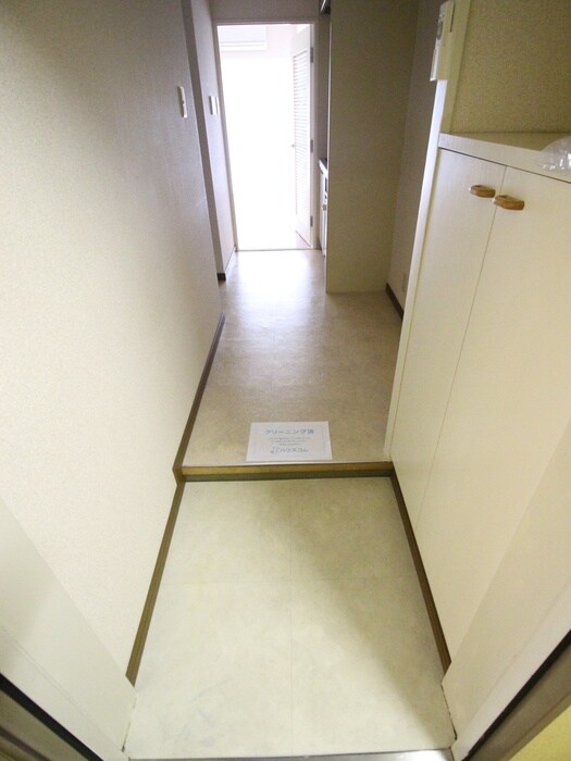 物件内観写真18　(玄関)