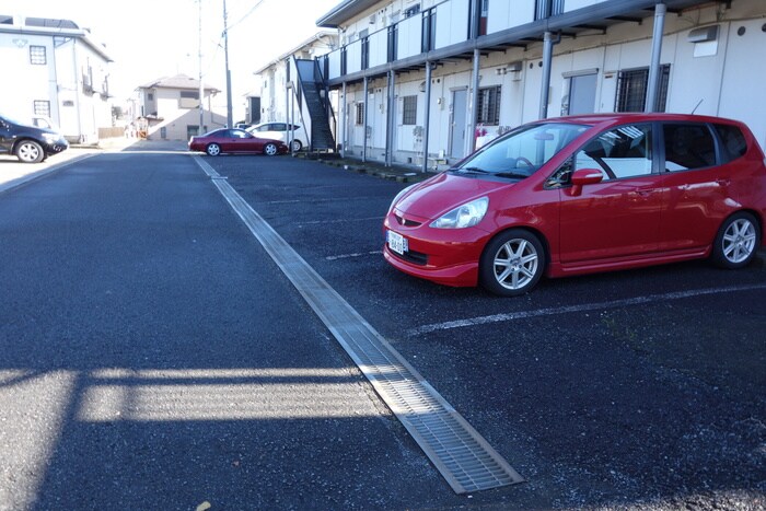 物件外観写真2　(駐車場)