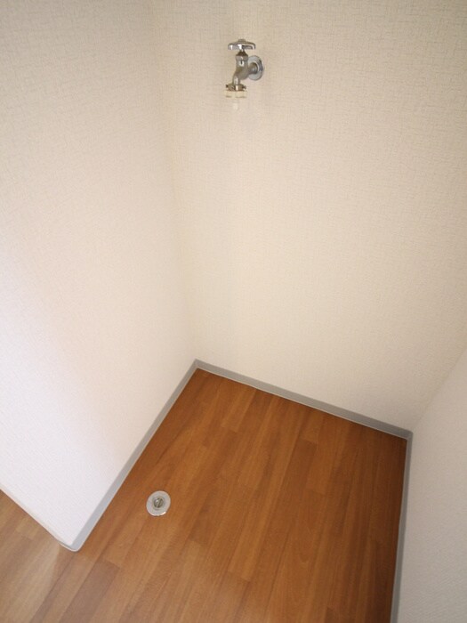 物件内観写真12　(洗濯機置場)