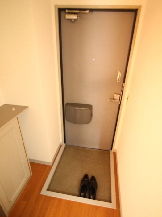 物件内観写真13　(玄関)