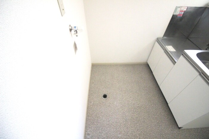 物件内観写真13　(洗濯機置場)