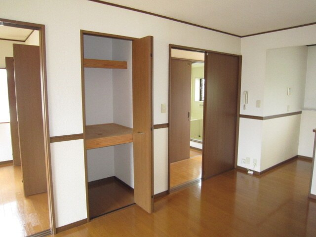 物件内観写真13　(収納)