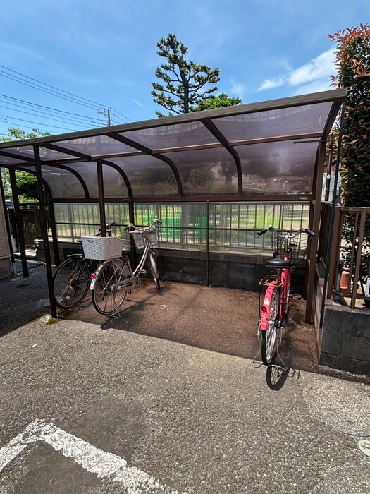 物件外観写真6　(駐輪場)