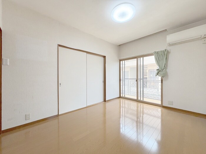 物件内観写真11　(居室)