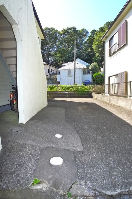 物件外観写真5　(駐車場)