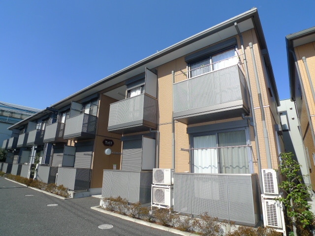 物件外観写真2　(エントランス部分)