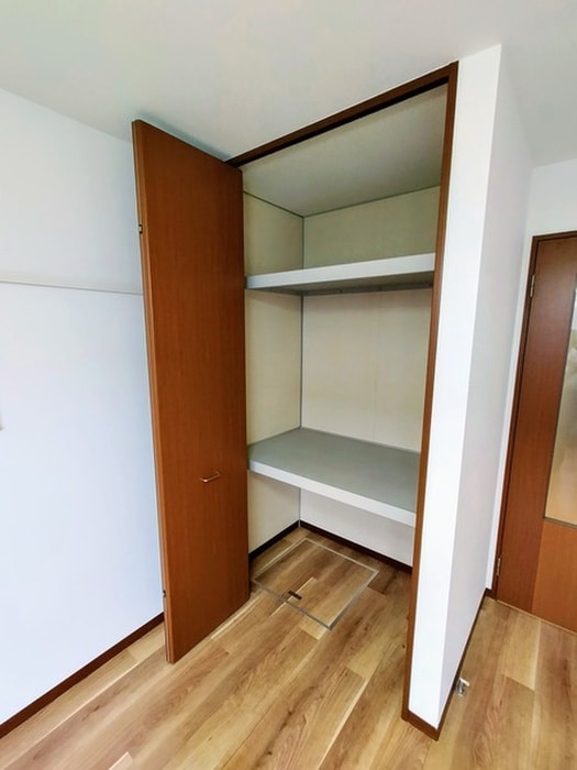 物件内観写真13　(収納)