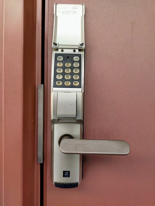 物件内観写真15　(玄関)