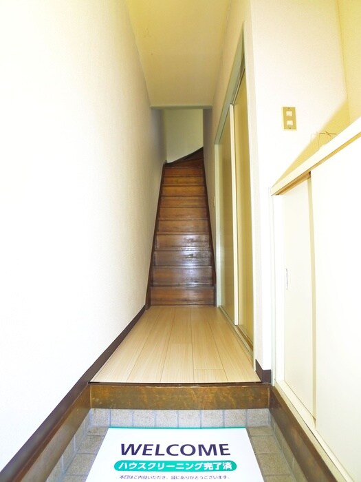 物件内観写真17　(玄関)