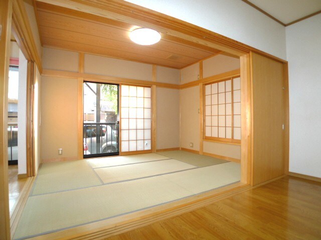 物件内観写真13　(室内からの展望)