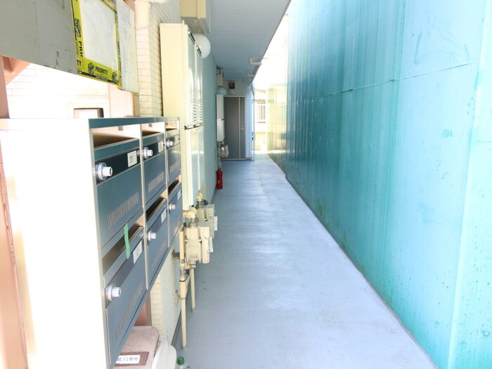 物件外観写真3　(エントランス部分)