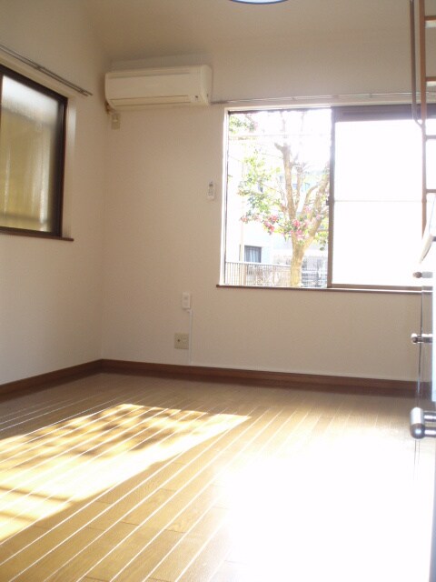 物件内観写真8　(居室)