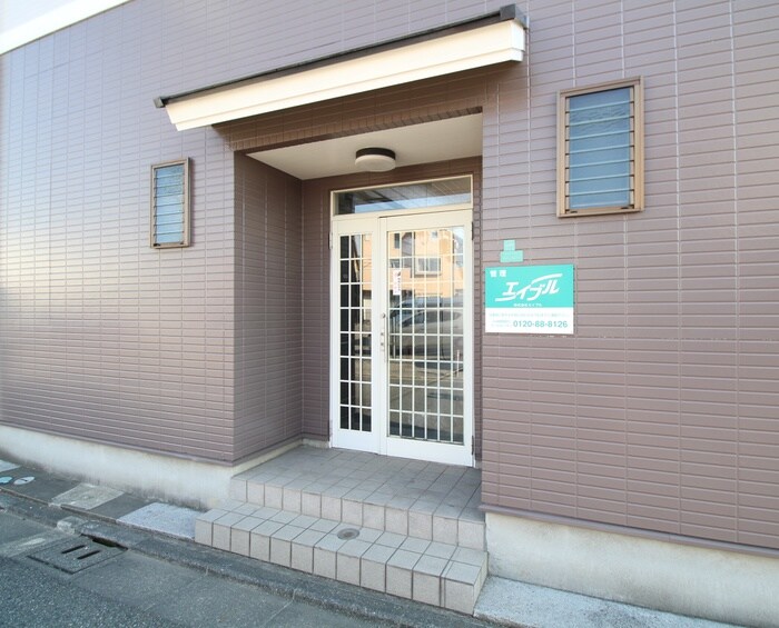 物件外観写真4　(エントランス部分)