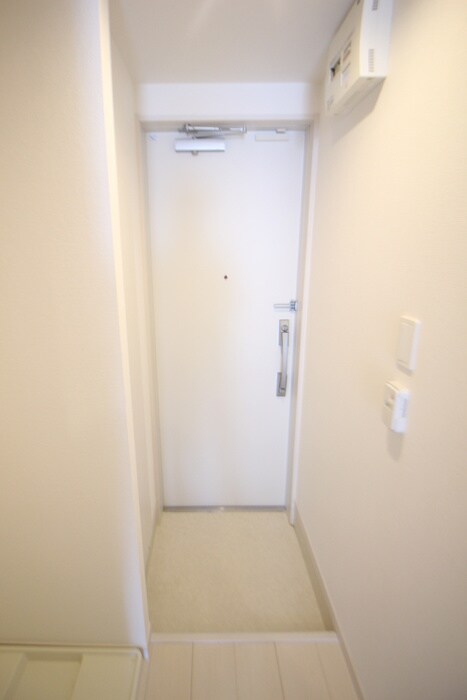 物件内観写真7　(玄関)