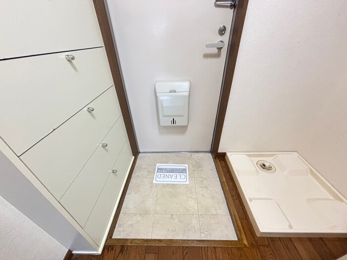 物件内観写真15　(玄関)
