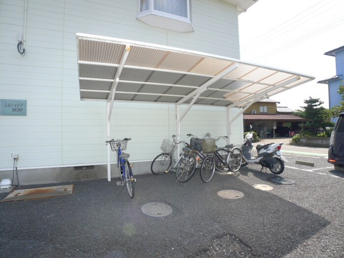 物件外観写真3　(駐輪場)