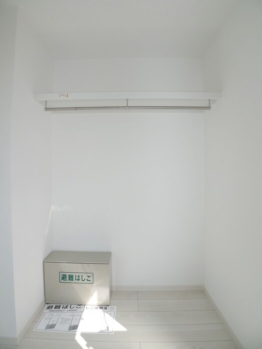 物件内観写真12　(収納)