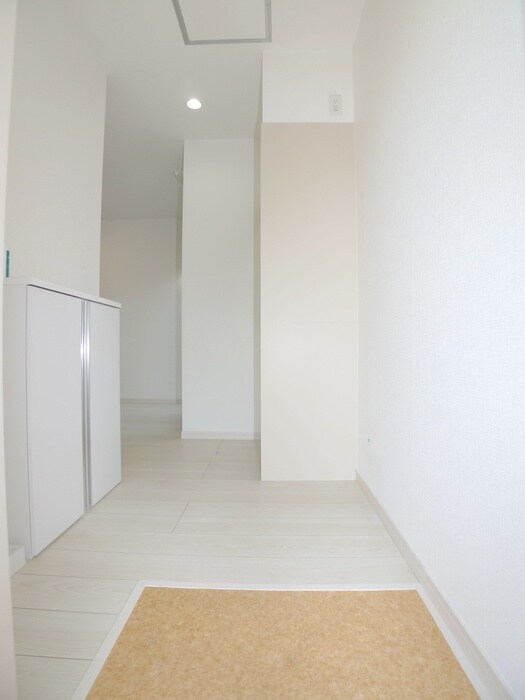 物件内観写真17　(玄関)