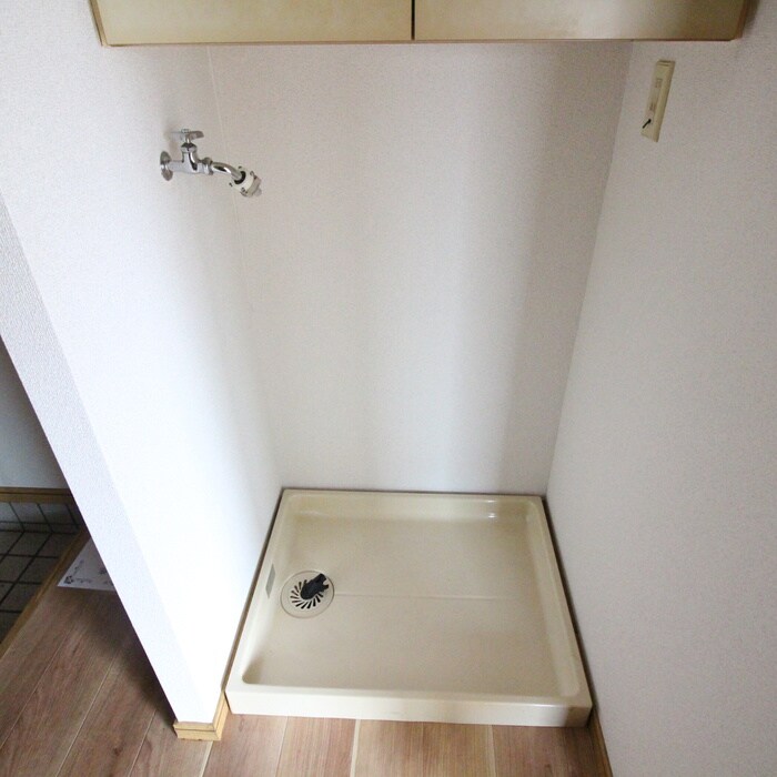 物件内観写真14　(洗濯機置場)