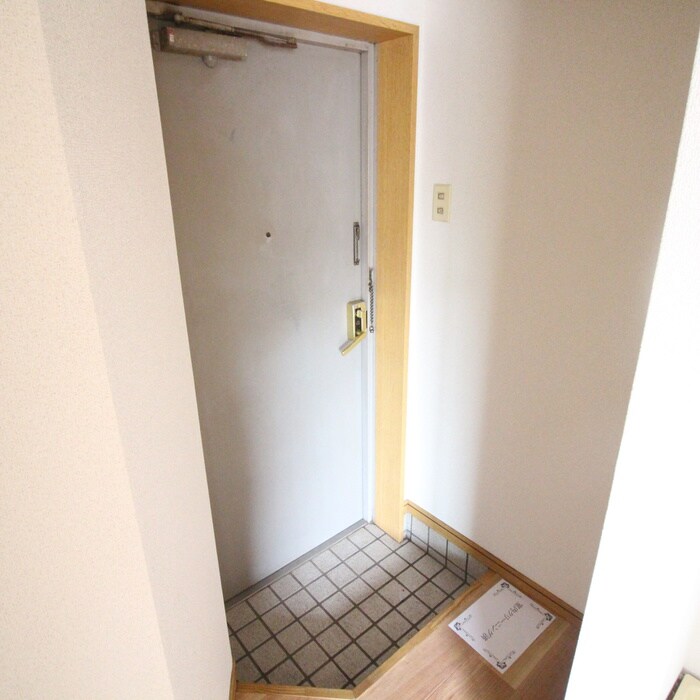 物件内観写真15　(玄関)