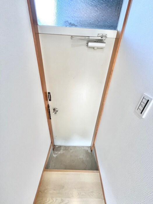物件内観写真17　(玄関)