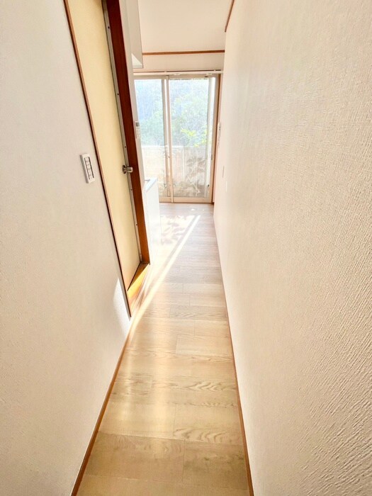 物件内観写真18　(廊下)
